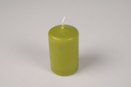Boîte de 24 bougies cylindres vert olive D5cm H8cm