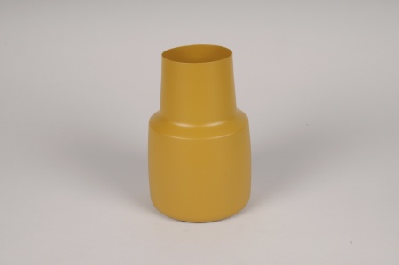 Vase en métal moutarde D11.5cm H18cm