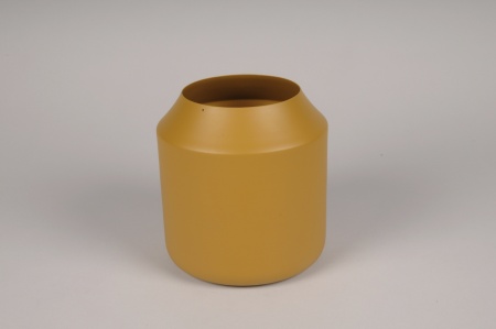 Vase en métal moutarde D15cm H16.5cm
