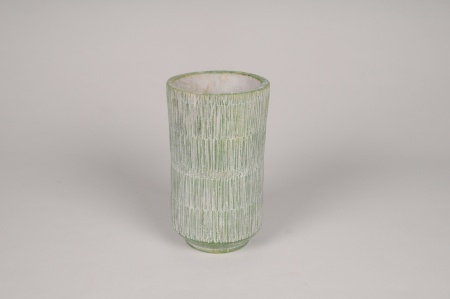 Vase en béton strié vert D12cm H20cm
