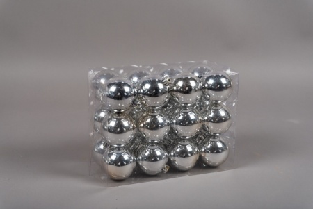 Boîte de 24 boules plastique argent D6cm