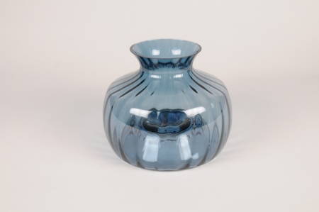 Vase en verre strié bleu D17.5cm H14.5cm