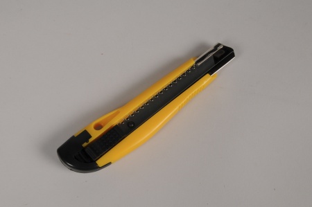 Cutter jaune lame 18mm