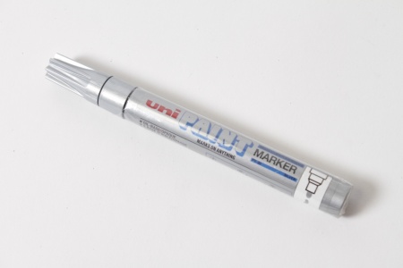 Marqueur pointe moyenne argent 2.2mm